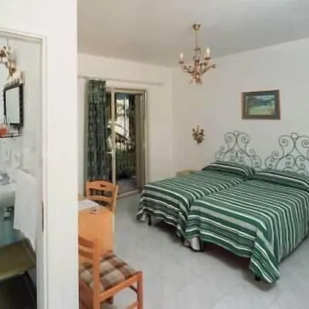 Da Peppe Отель 3*